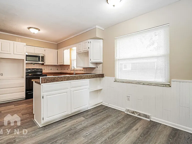 1053 Wiltshire Rd — Photo 8