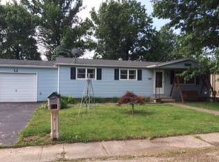 1008 Robin Ln, Arcola, IL 61910
