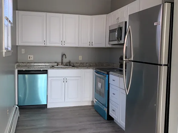 71 Canton St APT 3, Lowell, MA 01851