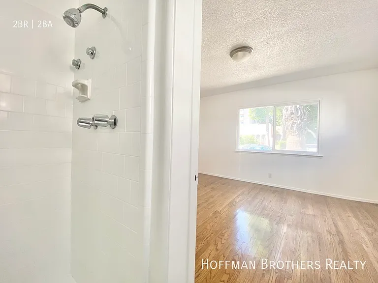 1162 N Orange Grove Ave #1 — Photo 12