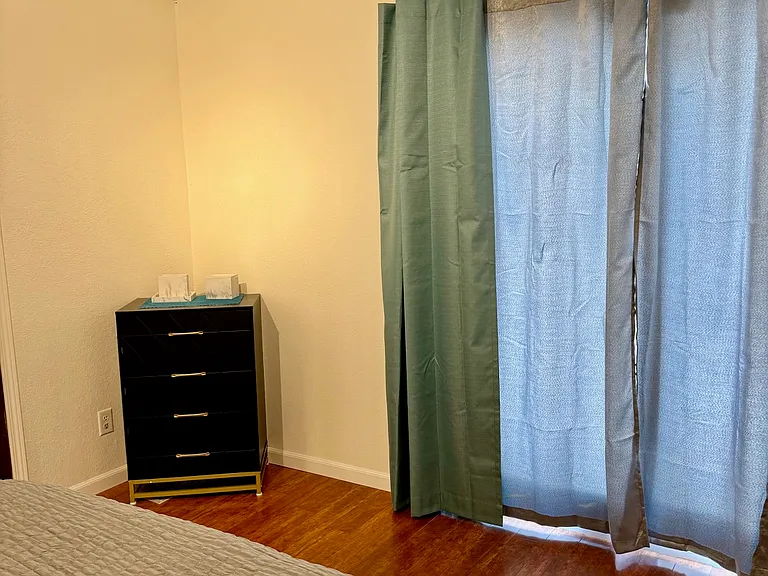 1305 NW Hilton Pl — Photo 3