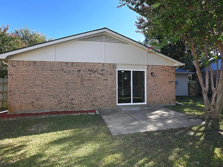 2227 Newbury Dr — Photo 26