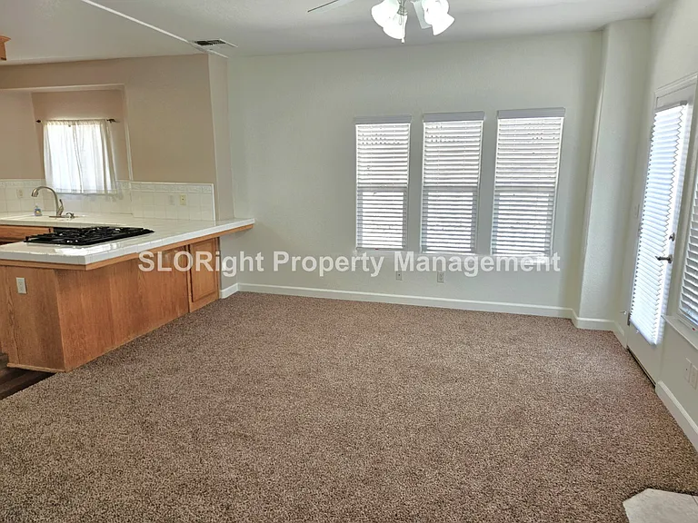 15 Corrietta Ct — Photo 4
