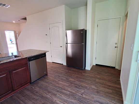 3rd image of 5538 Claremont Ct