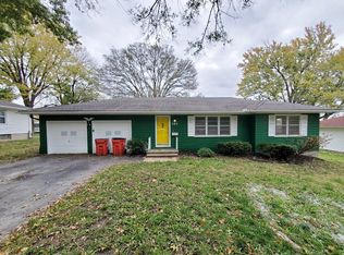 304 SW 7th Ter, Blue Springs, MO 64015