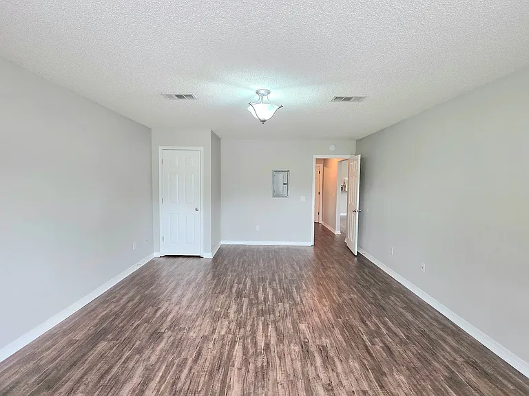 6607 Woodbury Forest Dr — Photo 9
