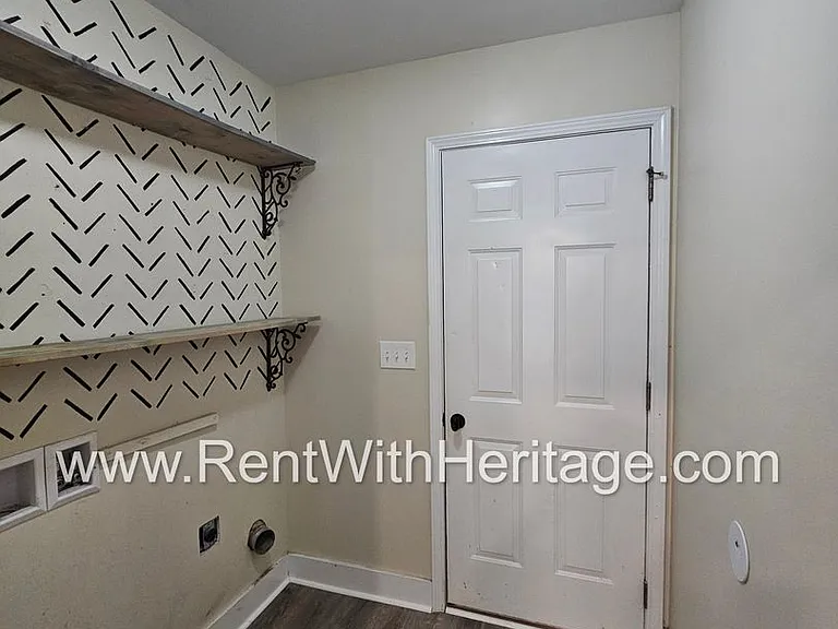 182 Saddleridge Dr — Photo 23