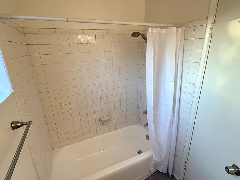 122 Junipero Ave #B — Photo 8