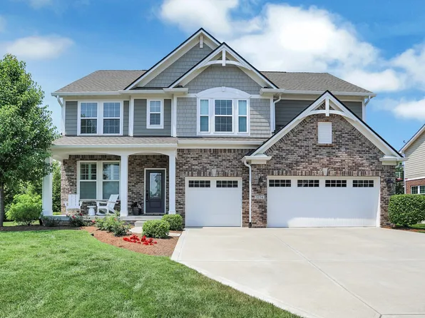 3254 Autumn Ash Dr, Zionsville, IN 46077