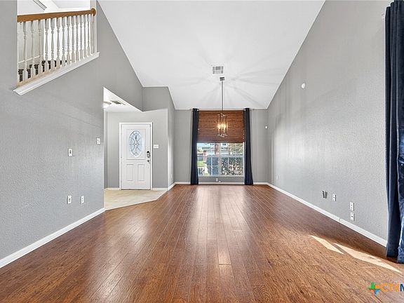 5th image of 2306 Riley Dr