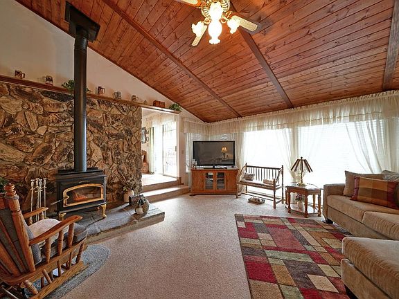 5th image of 820 N Circle Dr