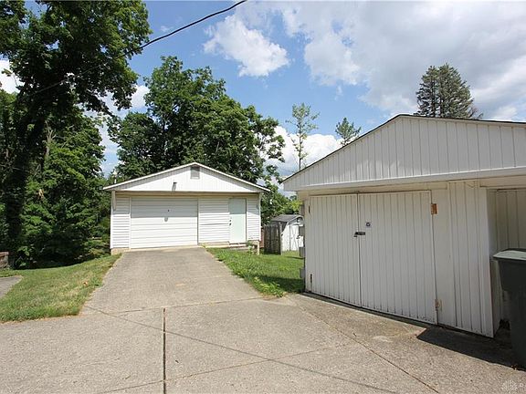 2nd image of 3212 Lindale Ave
