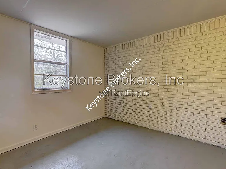 4624 Wesley Dr — Photo 8
