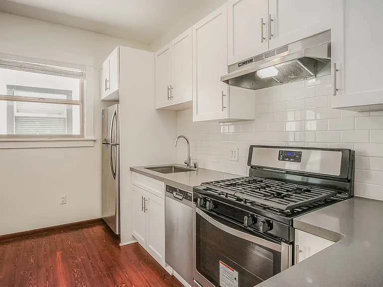 5908 N Figueroa St #10 — Photo 9