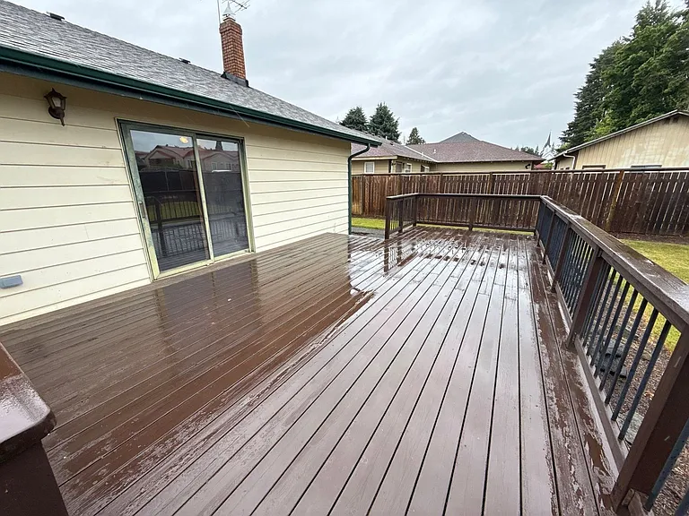 460 SE Conifer Pl — Photo 40
