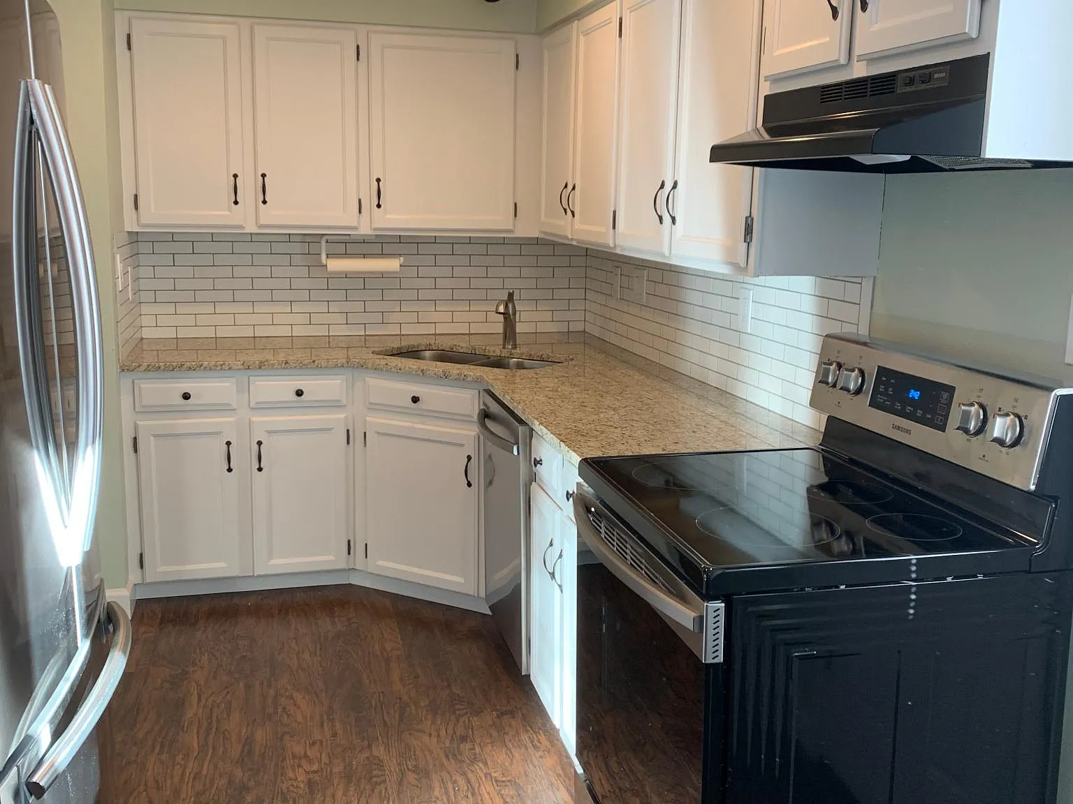 2 bed, 1.5 bath, 972 sqft, $2,300 — Photo 4