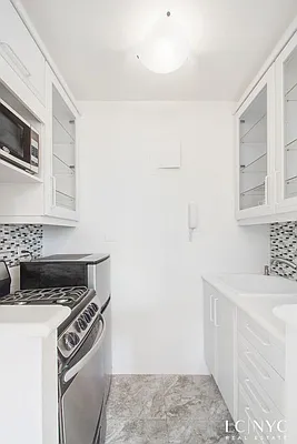 Sold by Keller Williams NYC | media 22