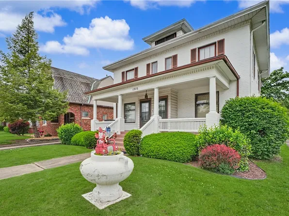1210 N Vermilion St, Danville, IL 61832