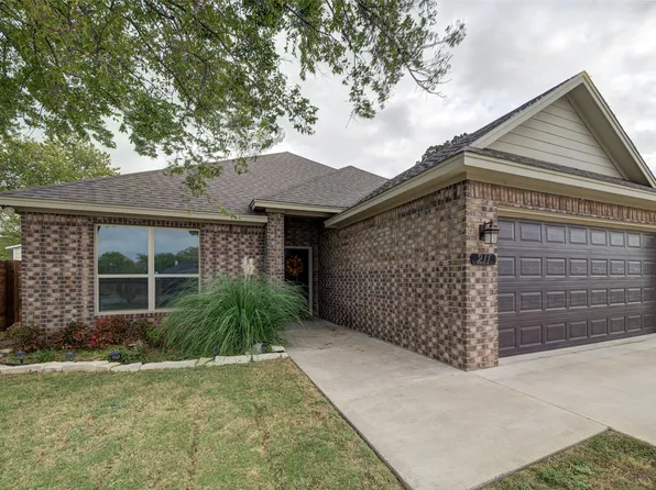211 E Pine St, Alvord, TX 76225