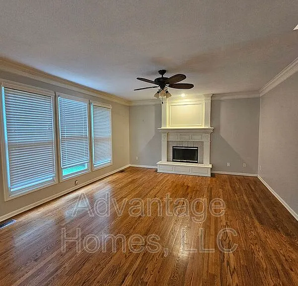 14117 Parkhill Ln — Photo 13
