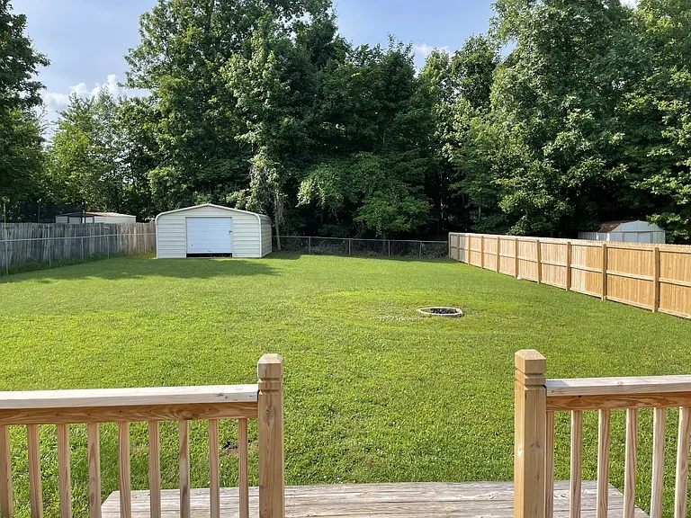 611 Woodhaven Dr — Photo 5
