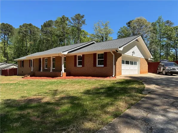 700 Ponderosa Ct, Fayetteville, GA 30214