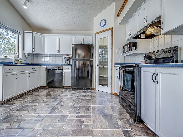 8010 Schubert Gate NW — Photo 8