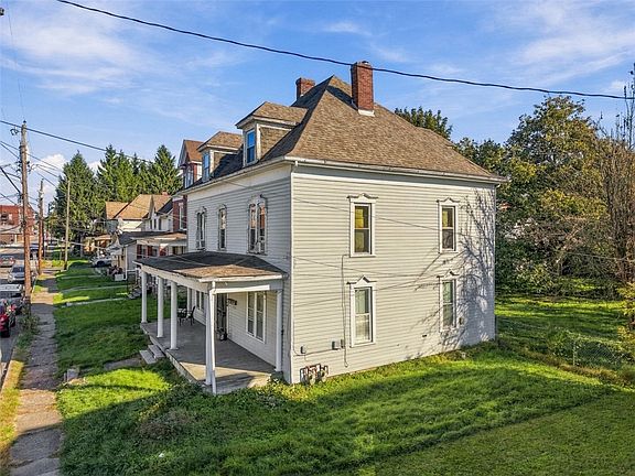 3rd image of 233 W Brady St