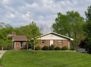 20908 Lakeview Dr, Lawrenceburg, IN 47025
