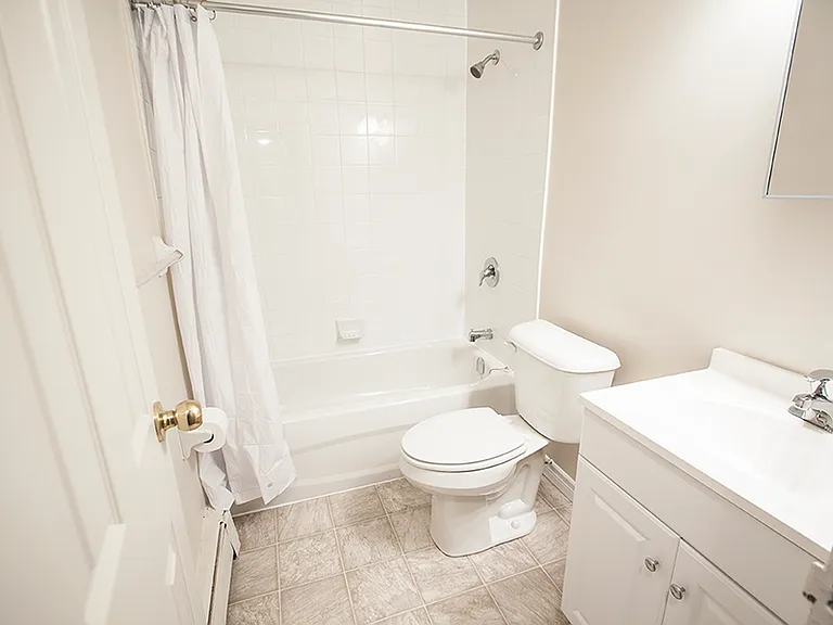 435 Wilson Ave — Photo 5