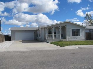 211 Medicine Bow Ave, Cheyenne, WY 82007