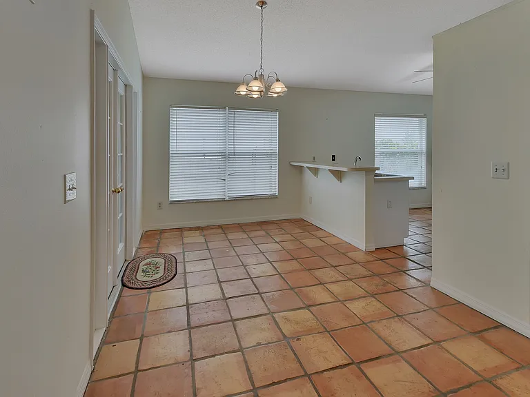 1110 Plover Pl — Photo 4