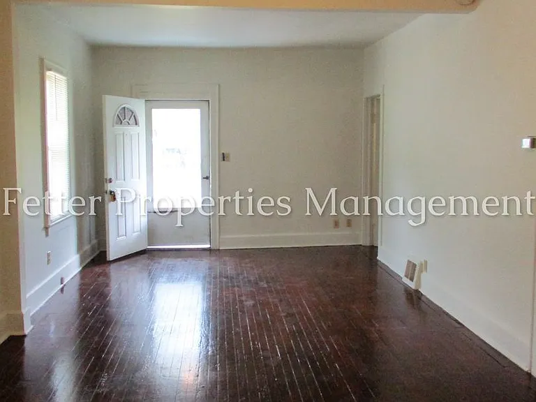 1661 Burdette Ave — Photo 8