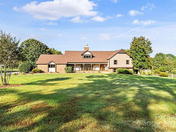 2nd image of 480 Baymount Dr