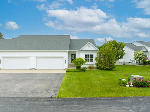 2610 E Turning Leaf Way, Fruitport, MI 49415