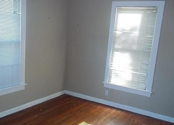 5th image of 7429 Arlie Ave