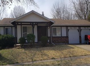 12051 Jerries Ln, Florissant, MO 63033