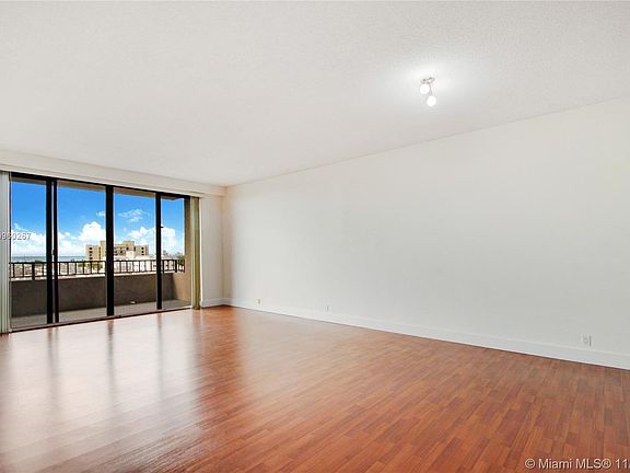 4th image of 251 Crandon Blvd APT 702