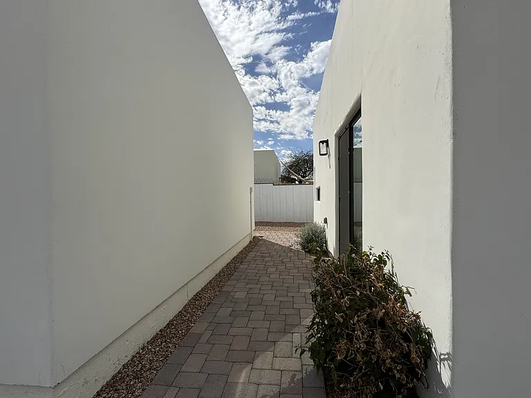 1518 E Waverly St #1 — Photo 10