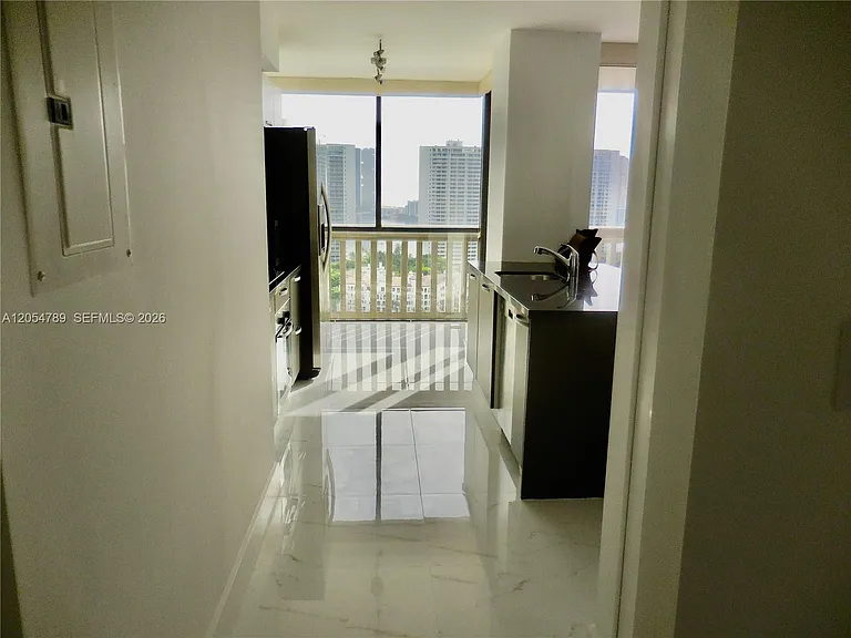 1000 Island Blvd #2308 — Photo 32