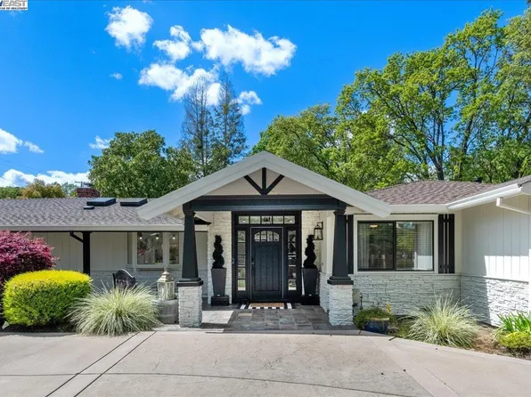 325 Crest Ave, Alamo, CA 94507