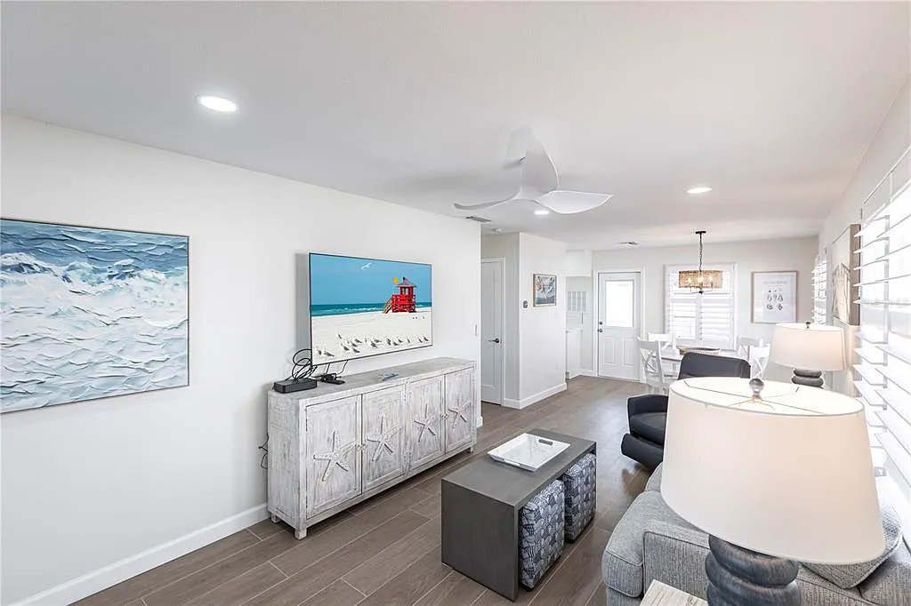 1 bed, 1.0 bath, 696 sqft, $7,500 — Photo 3