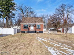 217 Chiswell Rd, Schenectady, NY 12304