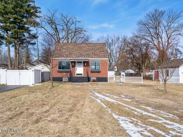 217 Chiswell Road, Schenectady, NY 12304