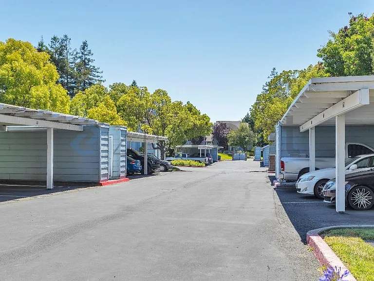 535 Lighthouse Dr #1 — Photo 2