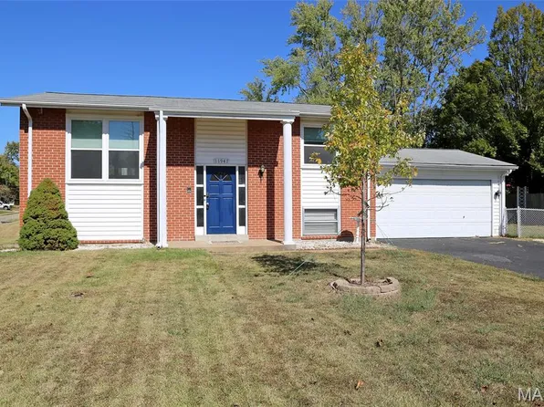 11947 Glenmar Dr, Maryland Heights, MO 63043