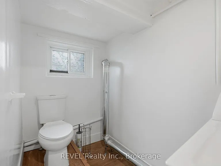 76 Chestnut St #2 — Photo 17