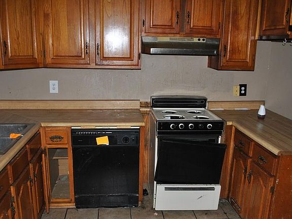 3rd image of 1551 Marlowe Dr