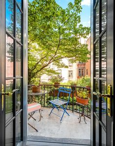 129 W 70th St, New York, NY, 10023