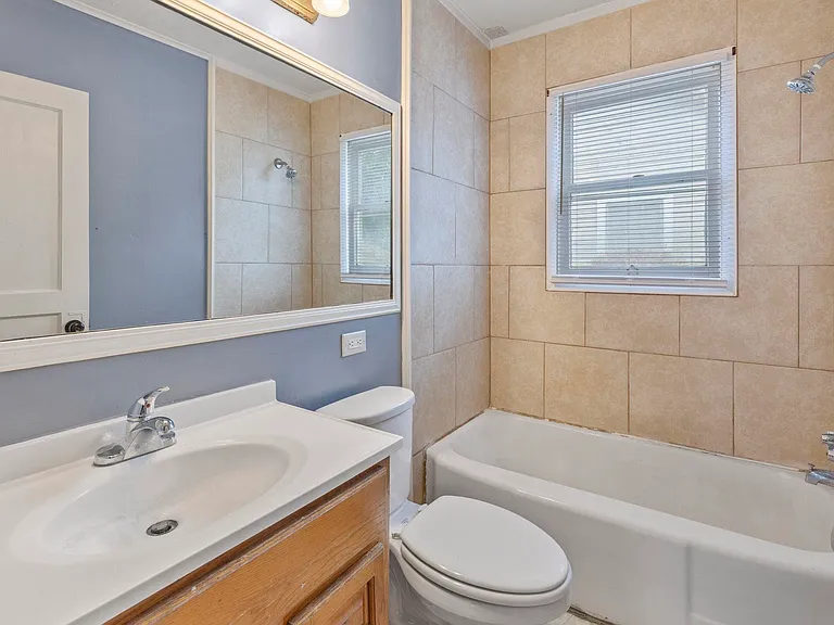 2907 Common St — Photo 9